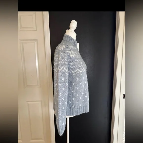 Ralph Lauren Exclusive Hand Knit Wool Blend Northern Lights
Sweater
Size Small - Picture 6 of 12